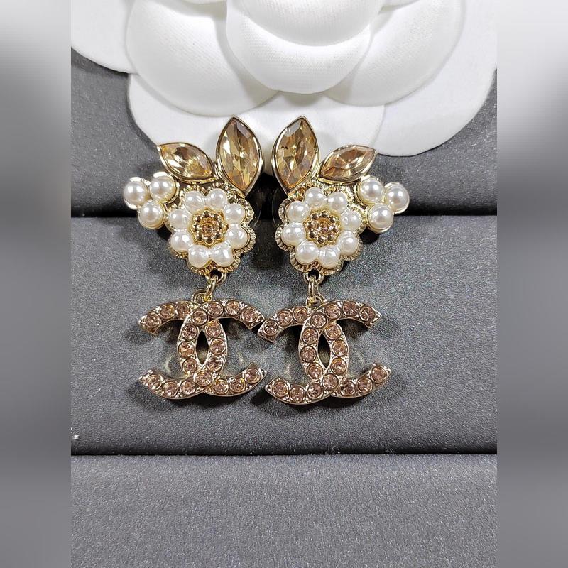 Chanel  新款 香奈兒雙c葉子花朵耳釘