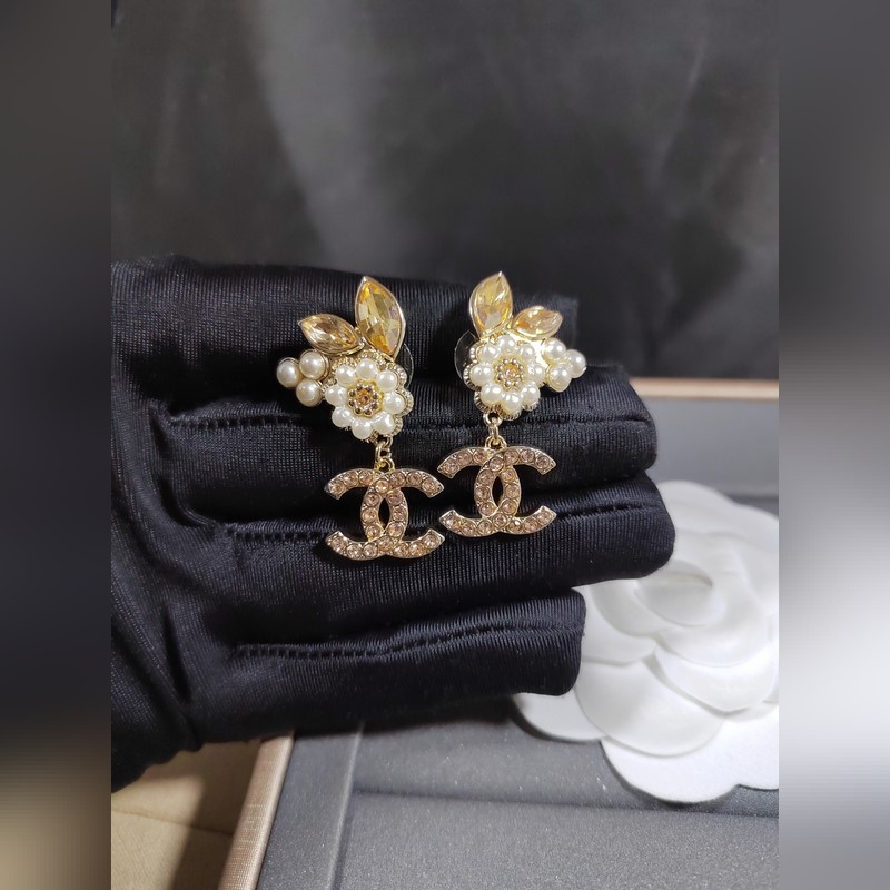 Chanel  新款 香奈兒雙c葉子花朵耳釘