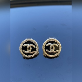 香奈兒耳釘 Chanel  圓餅耳釘 經典中古款，永恒的經典，越看越耐看！必入