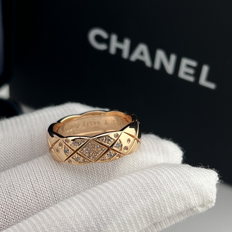 [原單對版] (配全套包裝) 香奈兒系列玫瑰金白金金色滿鑽菱格紋戒指 實拍圖