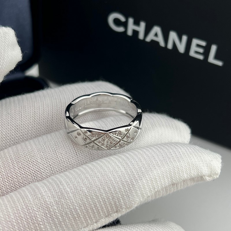 [原單對版] (配全套包裝) 香奈兒系列玫瑰金白金金色滿鑽菱格紋戒指 實拍圖