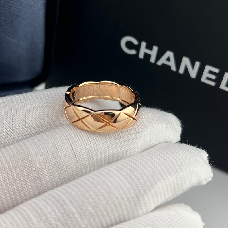 [原單對版] (配全套包裝) 香奈兒系列玫瑰金白金金色滿鑽菱格紋戒指 實拍圖
