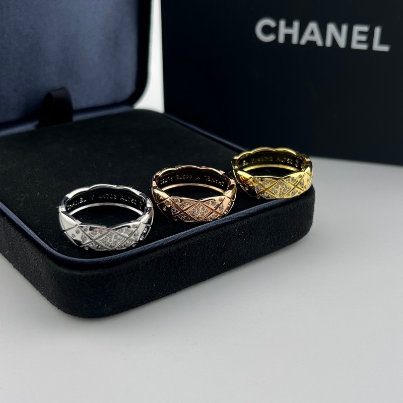 [原單對版] (配全套包裝) 香奈兒系列玫瑰金白金金色滿鑽菱格紋戒指 實拍圖