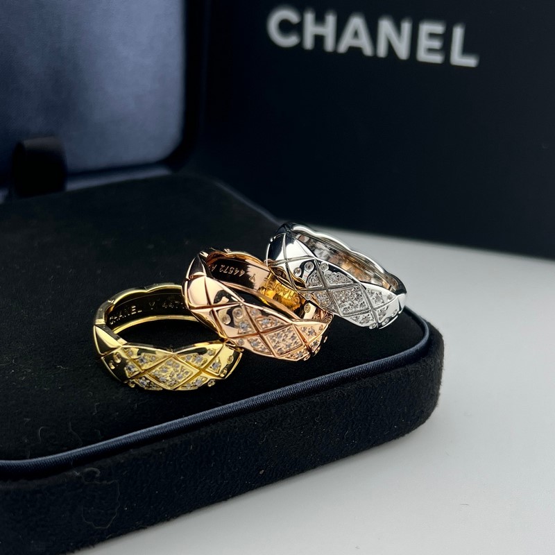 [原單對版] (配全套包裝) 香奈兒系列玫瑰金白金金色滿鑽菱格紋戒指 實拍圖