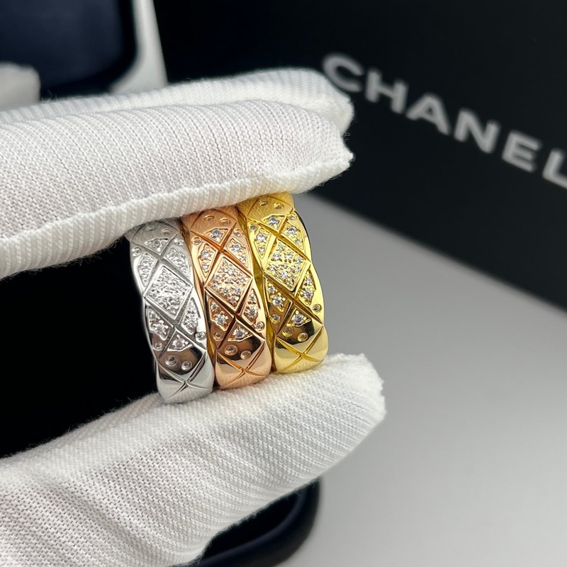 [原單對版] (配全套包裝) 香奈兒系列玫瑰金白金金色滿鑽菱格紋戒指 實拍圖