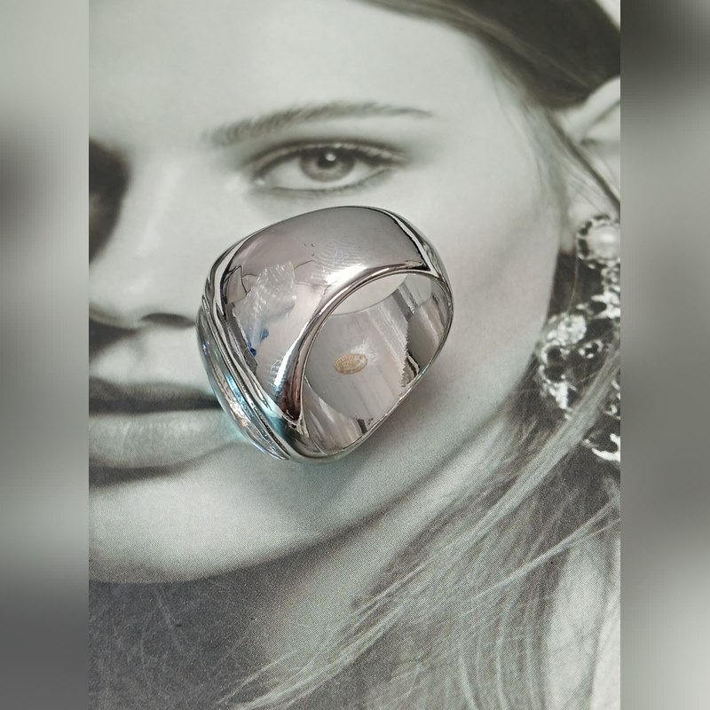 Chanel  新款 香奈兒 白色琺瑯滴雙C 鏡面橢圓白金色 6.7.8戒指