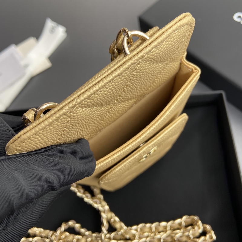 小香進(jìn)口意大利顆粒牛皮 貨號：AP0990 顔色：金色細(xì)球紋金扣 尺寸：w18