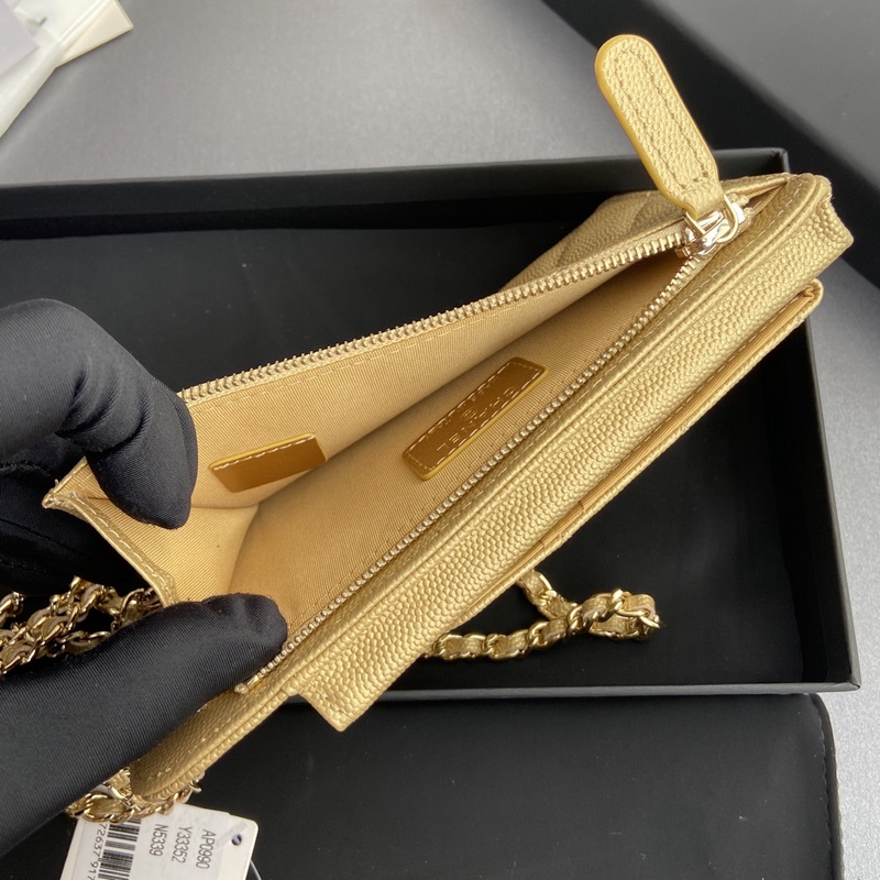 小香進(jìn)口意大利顆粒牛皮 貨號：AP0990 顔色：金色細(xì)球紋金扣 尺寸：w18