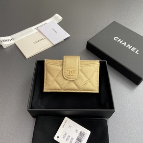 [特級五金原廠皮] 小香風(fēng)琴多卡位卡包系列 配以標(biāo)志性金屬標(biāo)志 金色調(diào)金屬五金，