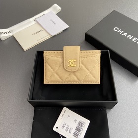 [特級五金原廠皮] 小香風(fēng)琴多卡位卡包系列 配以標(biāo)志性金屬標(biāo)志 金色調(diào)金屬五金，