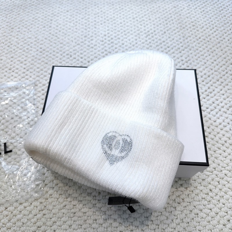 CHANEL香奈兒] 簡約水鑽款針織毛線帽，超火爆 質(zhì)感一流，出街超好搭配！配全