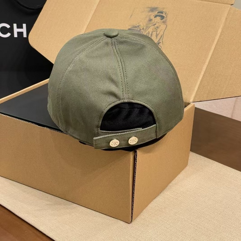 2026最新爆款Chanel香奈兒棒球帽真的太絕啦！ 新色 ：橄欖綠充滿活力，卡