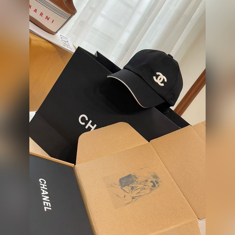 2026最新爆款Chanel香奈兒棒球帽真的太絕啦！ 新色 ：橄欖綠充滿活力，卡