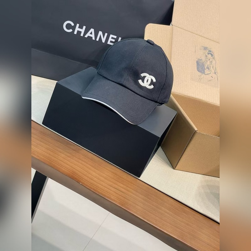 2026最新爆款Chanel香奈兒棒球帽真的太絕啦！ 新色 ：橄欖綠充滿活力，卡