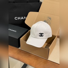 2026最新爆款Chanel香奈兒棒球帽真的太絕啦！ 新色 ：橄欖綠充滿活力，卡