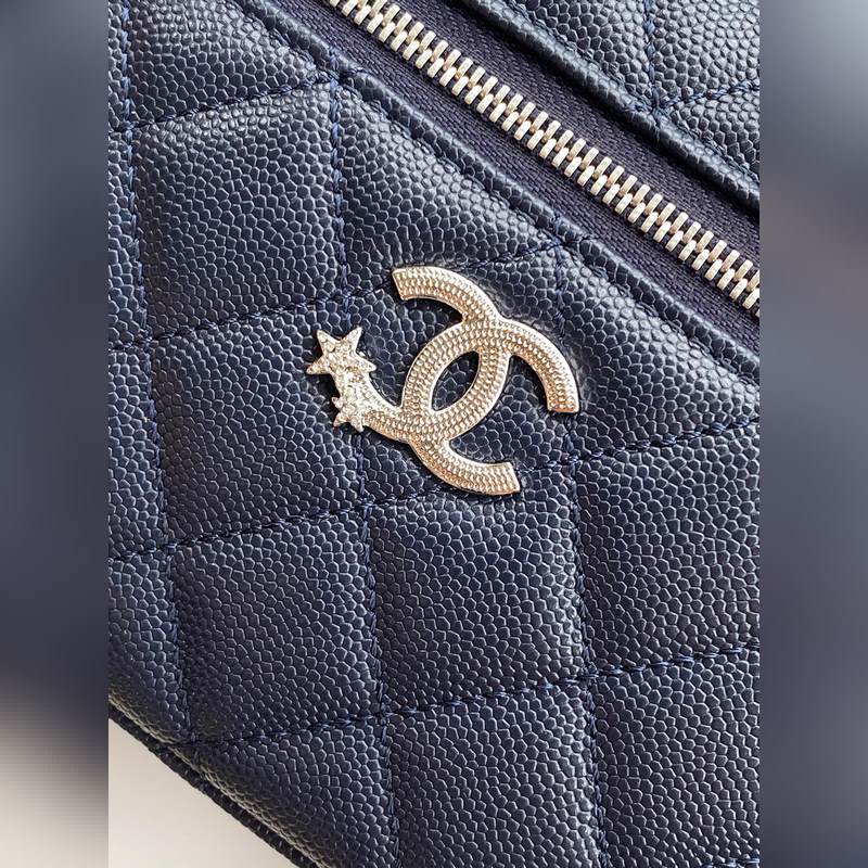 25B星星Lp 這次的銀扣星星logo設計太喜歡啦 帶點小水鑽超級精緻 黑銀配色