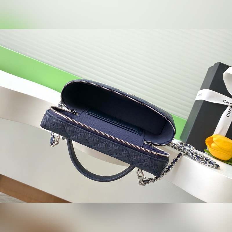 25B星星Lp 這次的銀扣星星logo設計太喜歡啦 帶點小水鑽超級精緻 黑銀配色