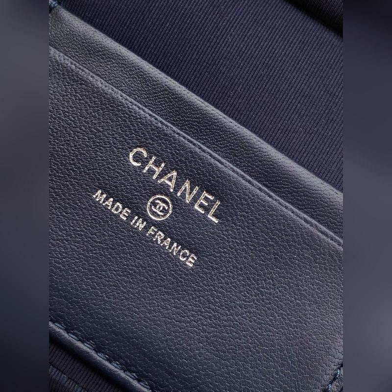 25B星星Lp 這次的銀扣星星logo設計太喜歡啦 帶點小水鑽超級精緻 黑銀配色