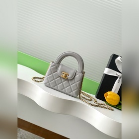 25B Kelly手柄包 迷你款羊皮 時尚是一個輪回，大熱門中古kelly被Ch