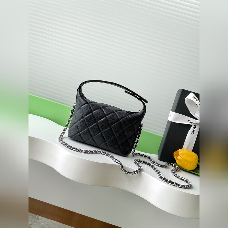 25C 飯盒包雙C帶五角星 19真的被召回了！沒見著6 飯盒挺好看的 如果之前沒