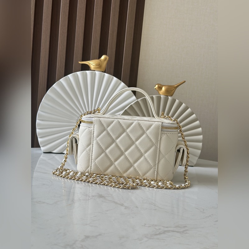 新出 23k新品口袋盒子包 chan11每季都會(huì)出盒子包，23k秋冬出的這款特別