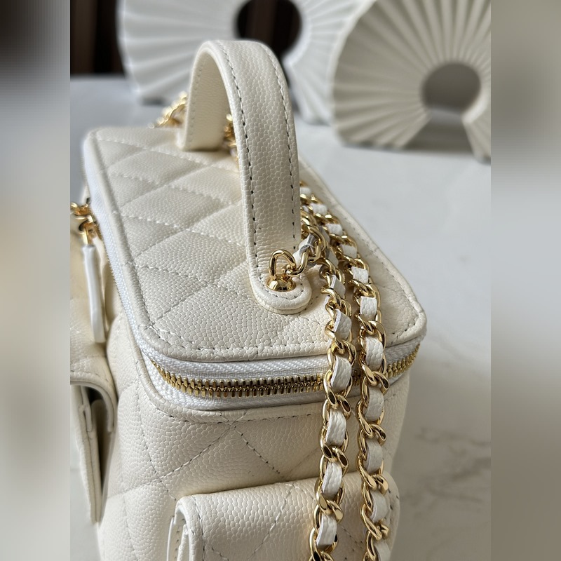 新出 23k新品口袋盒子包 chan11每季都會(huì)出盒子包，23k秋冬出的這款特別