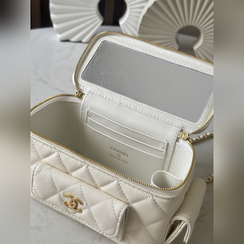 新出 23k新品口袋盒子包 chan11每季都會(huì)出盒子包，23k秋冬出的這款特別