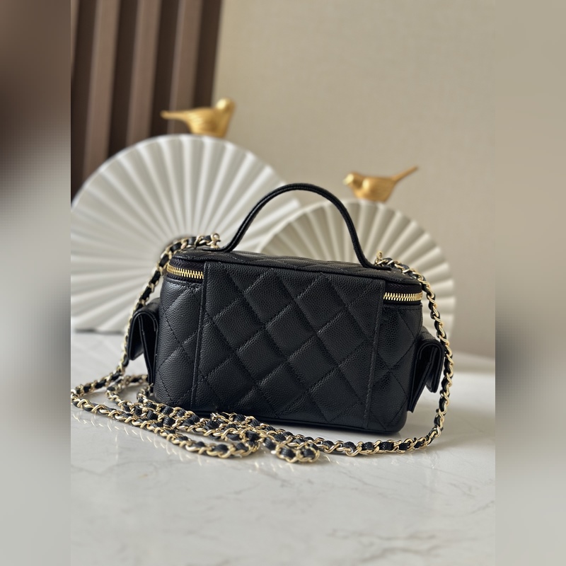 新出 23k新品口袋盒子包 chan11每季都會出盒子包，23k秋冬出的這款特別