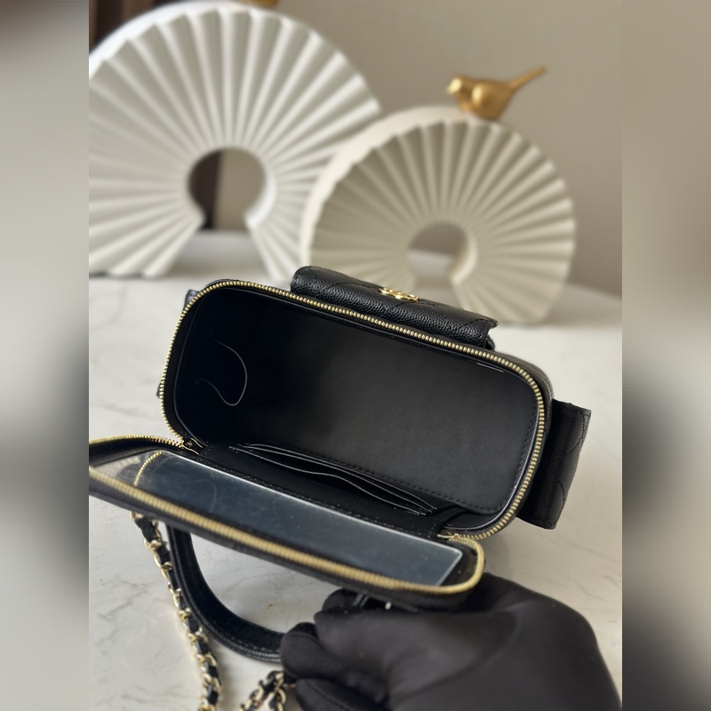 新出 23k新品口袋盒子包 chan11每季都會出盒子包，23k秋冬出的這款特別