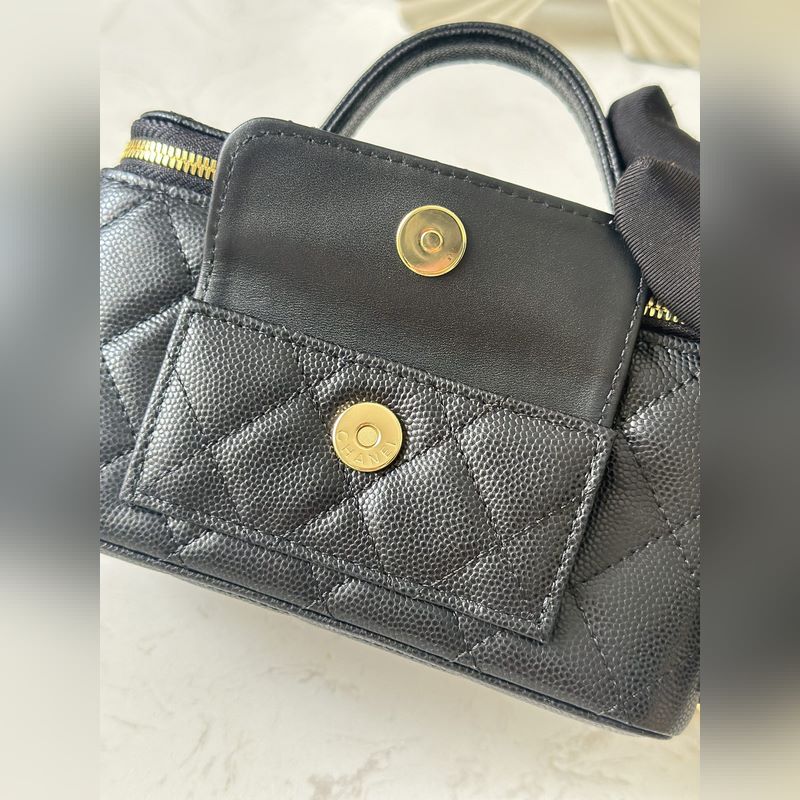 新出 23k新品口袋盒子包 chan11每季都會出盒子包，23k秋冬出的這款特別