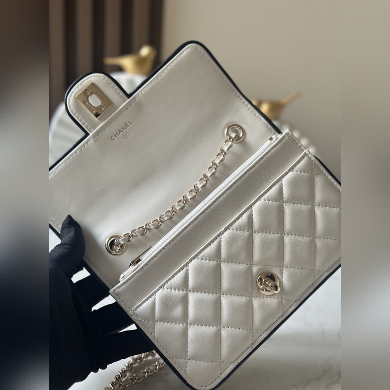 琺瑯扣 最新woc	Chanel25夏預告系列黑白色鍊條 錢包，容量空間剛剛好實