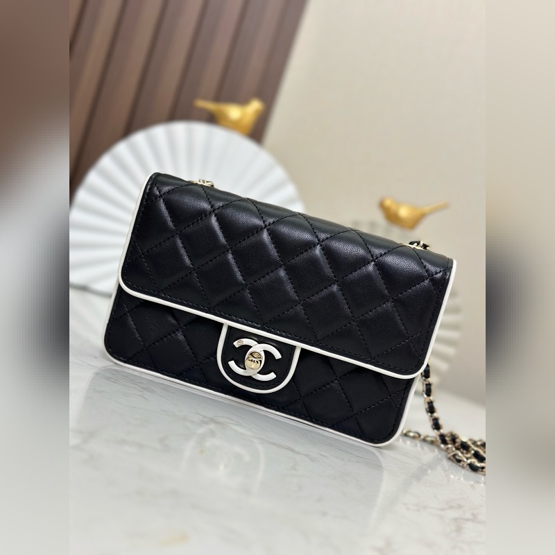 琺瑯扣 最新woc	Chanel25夏預告系列黑白色鍊條 錢包，容量空間剛剛好實