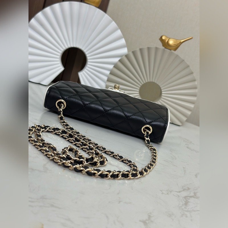 琺瑯扣 最新woc	Chanel25夏預告系列黑白色鍊條 錢包，容量空間剛剛好實