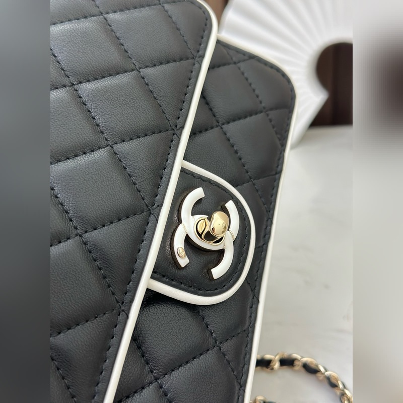 琺瑯扣 最新woc	Chanel25夏預告系列黑白色鍊條 錢包，容量空間剛剛好實