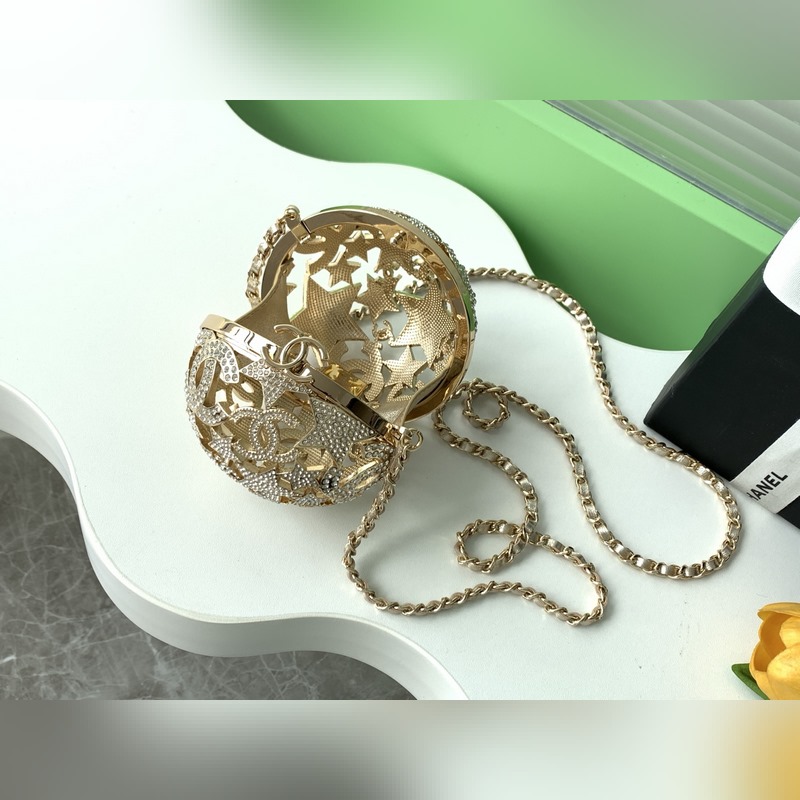 25a星星鏤空球形晚宴包 星星鏤空球形晚宴包，又又又是一枚收藏家系列必入水晶小金