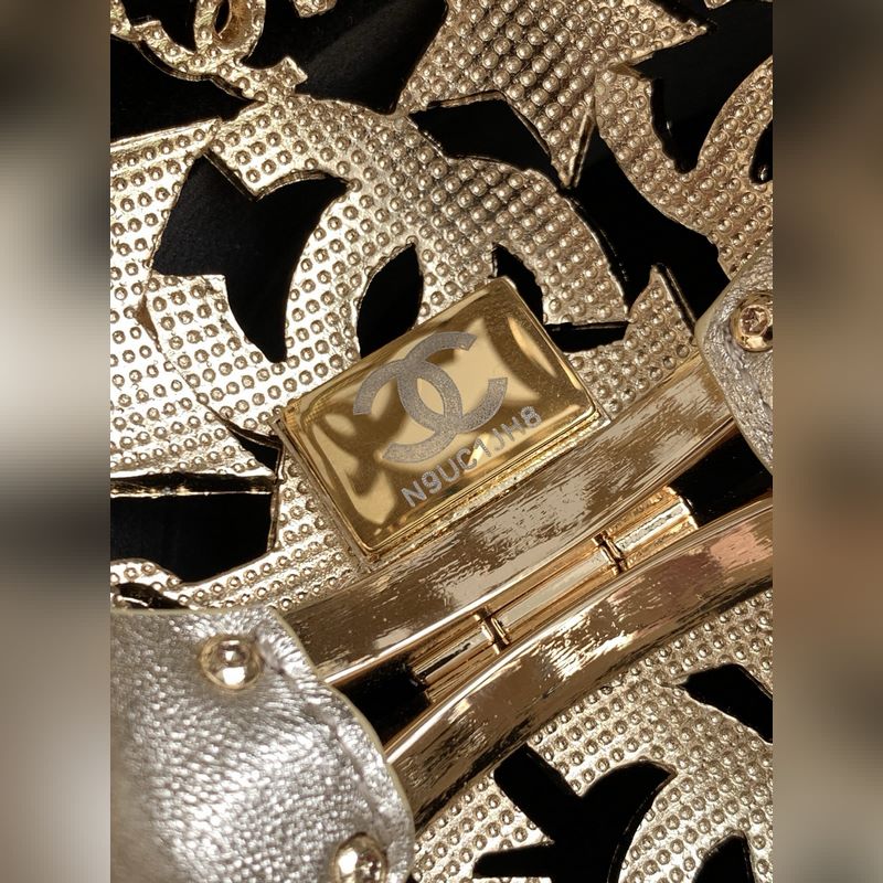 25a星星鏤空球形晚宴包 星星鏤空球形晚宴包，又又又是一枚收藏家系列必入水晶小金