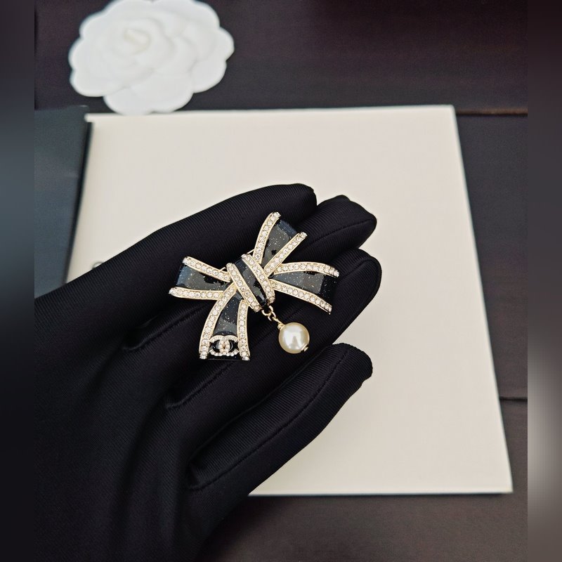 [原單對版] (配全套包裝) 香奈兒最新款 淺金黑色蝴蝶結胸針