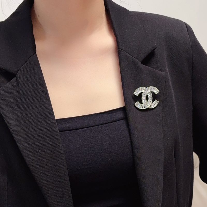 [原單對(duì)版] (配全套包裝) CHANELFR小香 最新款高版本銀色滿鑽香奈兒胸