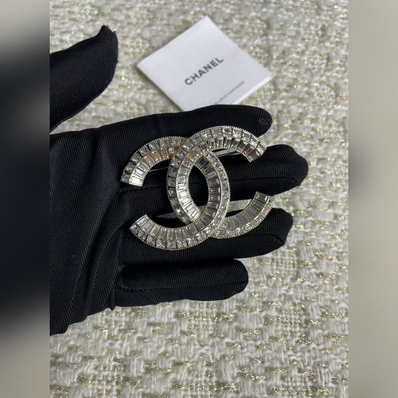 Chanel  經(jīng)典款 香奈兒雙C方塊水鑽淺金色胸針