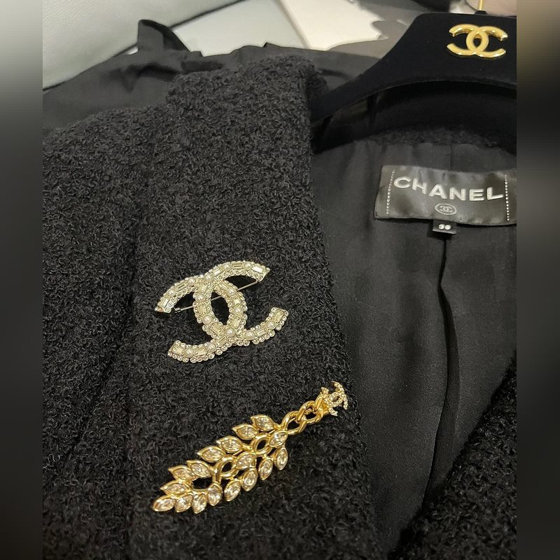 [香麥穗胸針] 香奈兒經典元素除了雙C山茶花香水no5之外就是 麥穗 了！這枚金