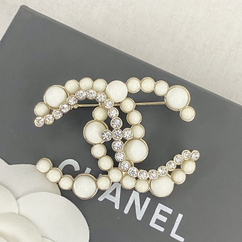 香奈兒胸針熱銷款 爆上新 一緻zp CHAN 23 水鑽花朵珍珠胸針 造型獨特