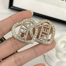 香奈兒胸針熱銷款 爆上新 一緻zp CHAN 23 滿鑽雙愛心字母胸針 雙愛心