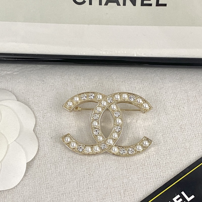 香奈兒胸針熱銷款 爆上新 一緻zp CHAN 23 珍珠拼鑽字母雙c胸針 時尚
