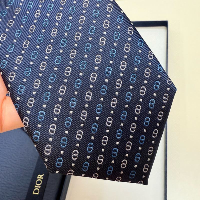 迪奧官方新款領帶，CD男士領帶4色  Dior男士，稀有 展現(xiàn)精湛手工與時尚優(yōu)