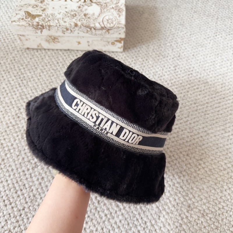 Dior 迪奧 新款原單漁夫帽， 精緻純也格調(diào)很有感覺，很酷很時(shí)尚，專櫃斷貨熱門