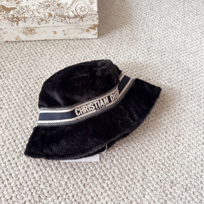 Dior 迪奧 新款原單漁夫帽， 精緻純也格調(diào)很有感覺，很酷很時(shí)尚，專櫃斷貨熱門