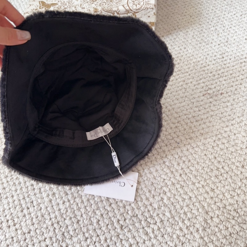 Dior 迪奧 新款原單漁夫帽， 精緻純也格調(diào)很有感覺，很酷很時(shí)尚，專櫃斷貨熱門