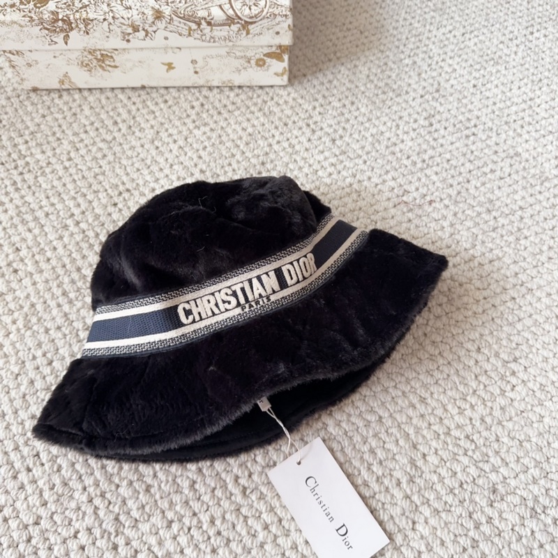 Dior 迪奧 新款原單漁夫帽， 精緻純也格調(diào)很有感覺，很酷很時(shí)尚，專櫃斷貨熱門