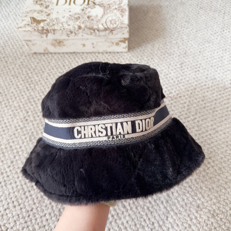 Dior 迪奧 新款原單漁夫帽， 精緻純也格調(diào)很有感覺，很酷很時(shí)尚，專櫃斷貨熱門