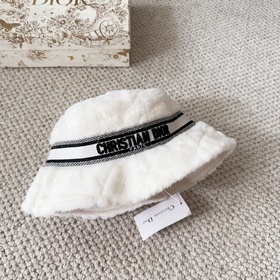 Dior 迪奧 新款原單漁夫帽， 精緻純也格調很有感覺，很酷很時尚，專櫃斷貨熱門